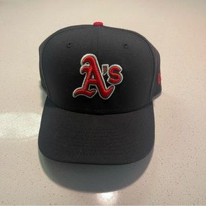 New Era Oakland A’s hat size 7 1/2.